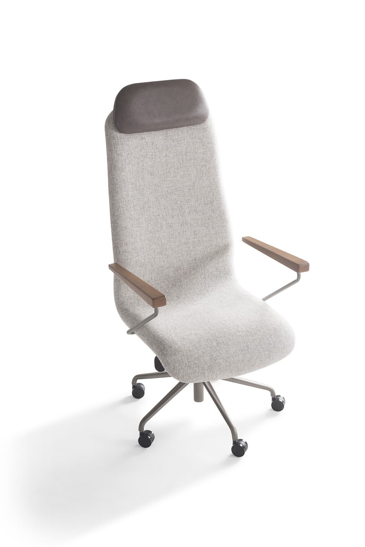 Cadeira Discovery Presidente 5H alumí. com pintura automotiva com relax rod. Pu Flange excêntrica – LP179 – Detalhe encosto PU070 – Braços Mel – Base HS12F(4)